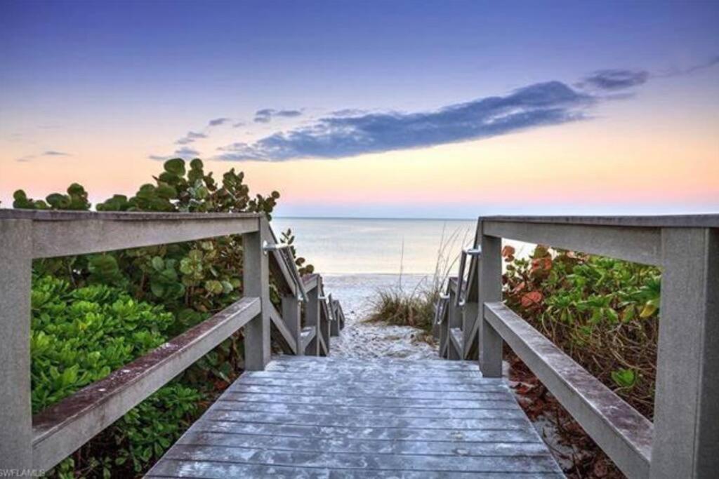 Naples Dream At Wtc With Heated Pool Spa Sauna 7 Bicycles And 3 Mls To Beach Exterior photo